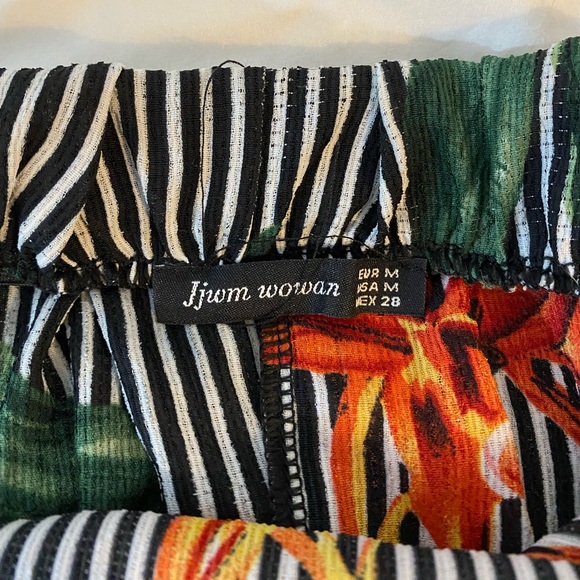 Floral-Stripped Print Romper - Picture 6 of 7